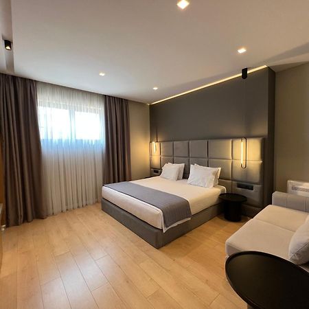 Artnest Luxury Hotel & Suites Sarandë Buitenkant foto