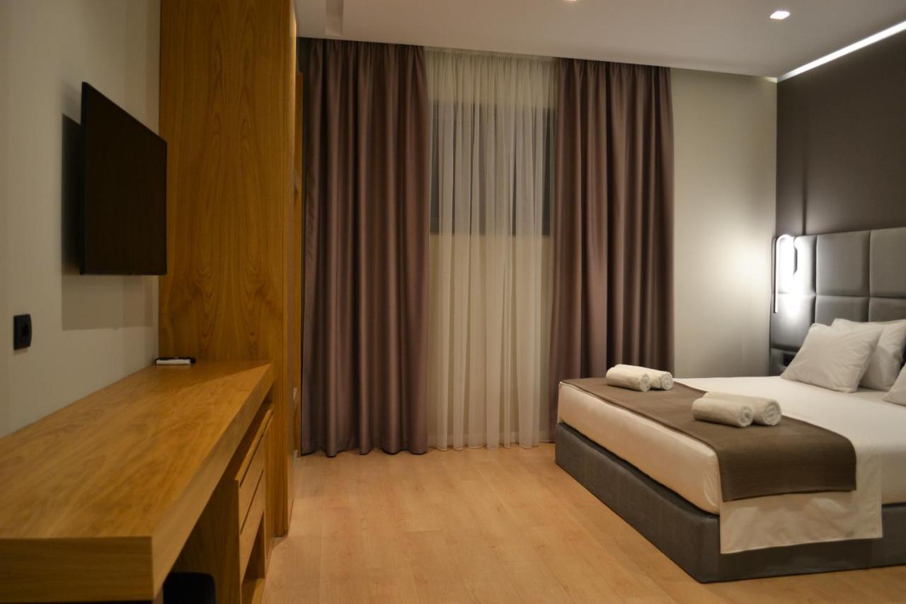 Artnest Luxury Hotel & Suites Sarandë Buitenkant foto