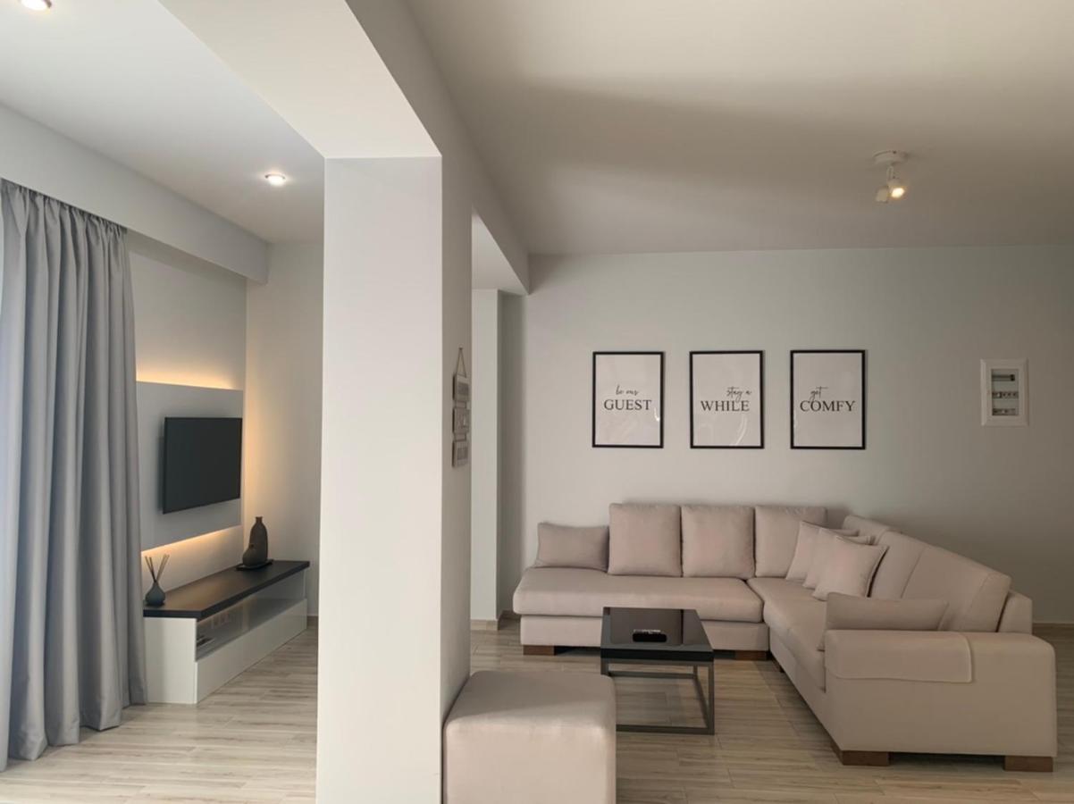 Artnest Luxury Hotel & Suites Sarandë Buitenkant foto