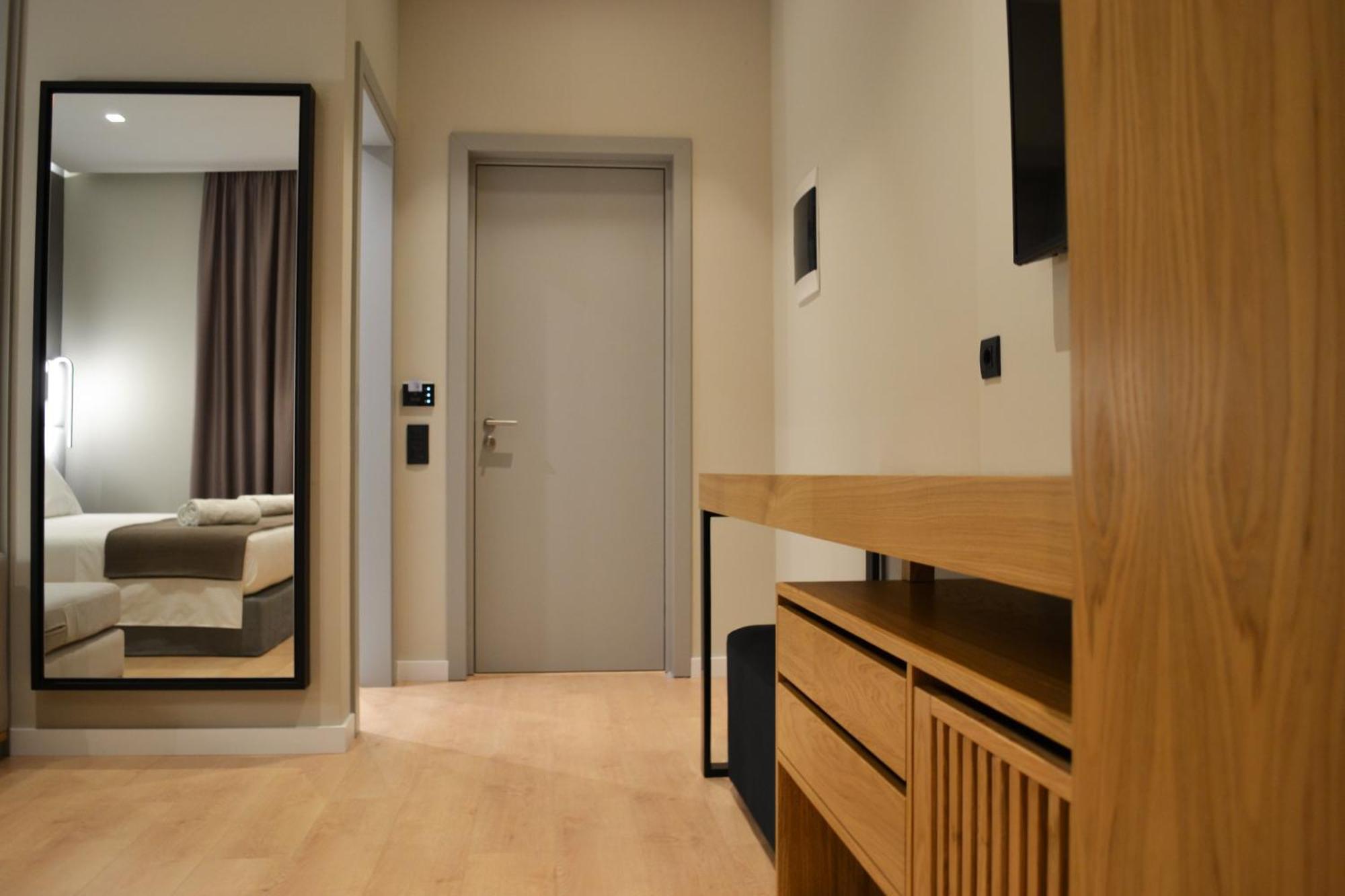 Artnest Luxury Hotel & Suites Sarandë Kamer foto