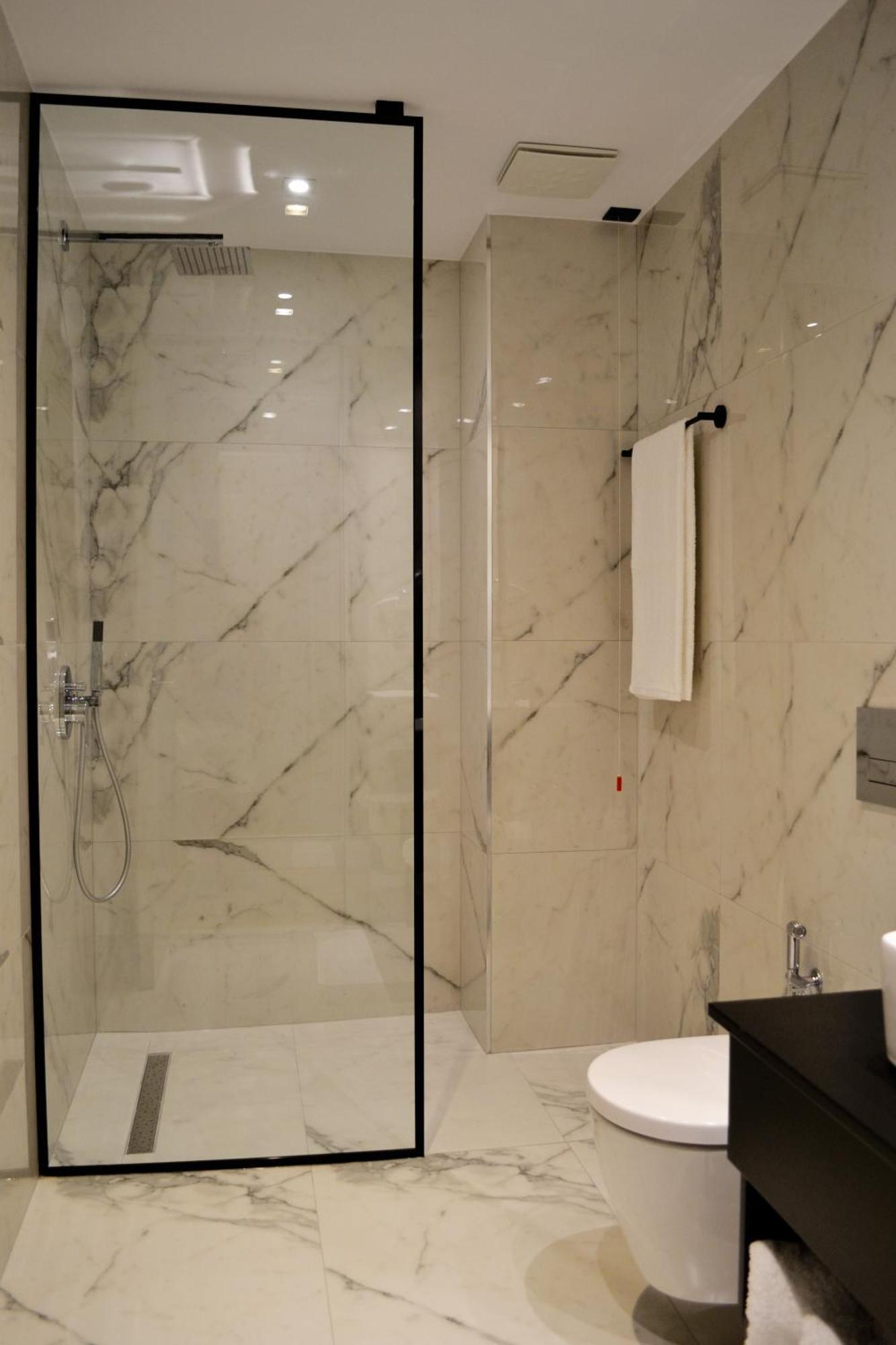 Artnest Luxury Hotel & Suites Sarandë Kamer foto