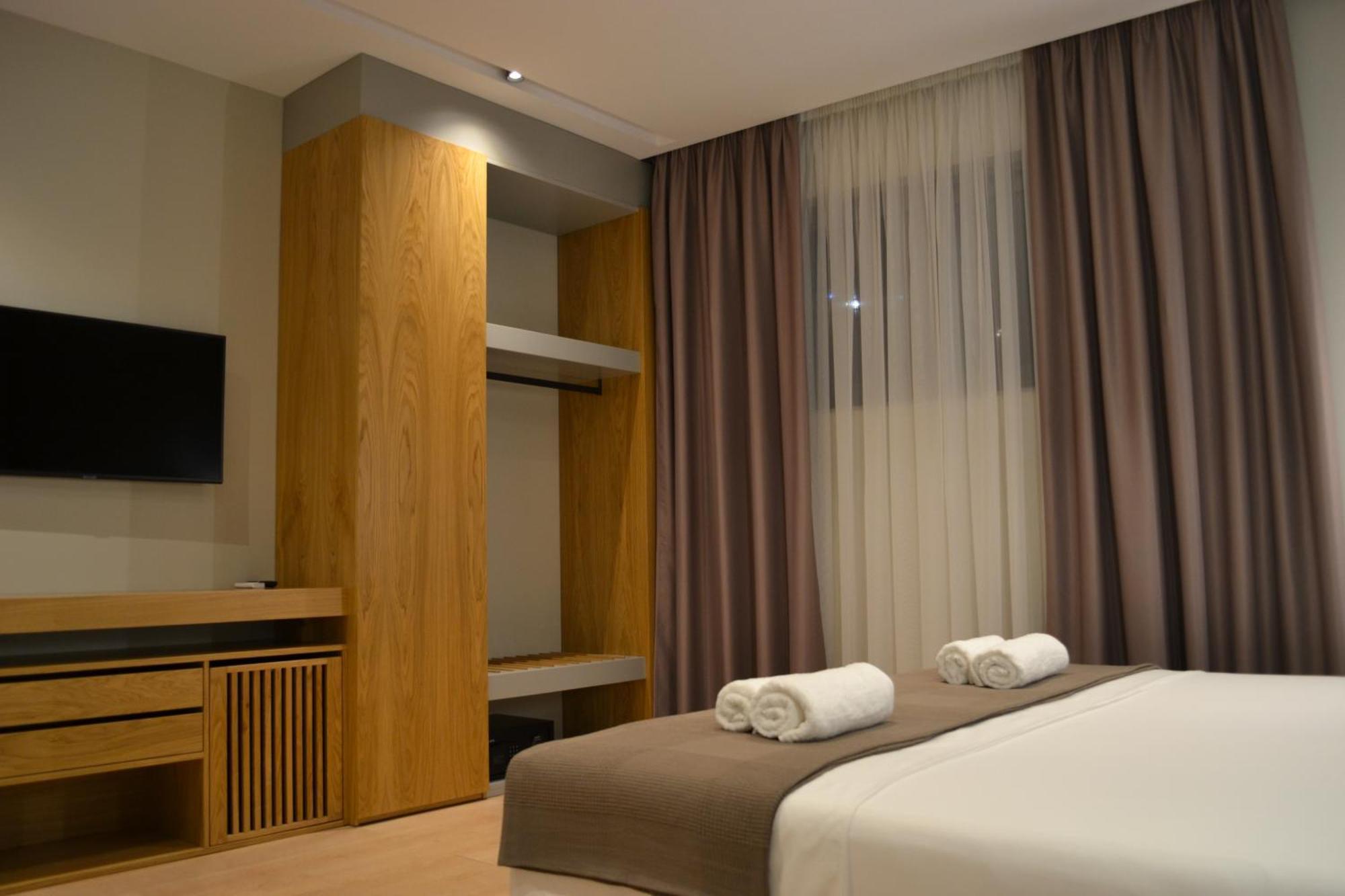 Artnest Luxury Hotel & Suites Sarandë Kamer foto